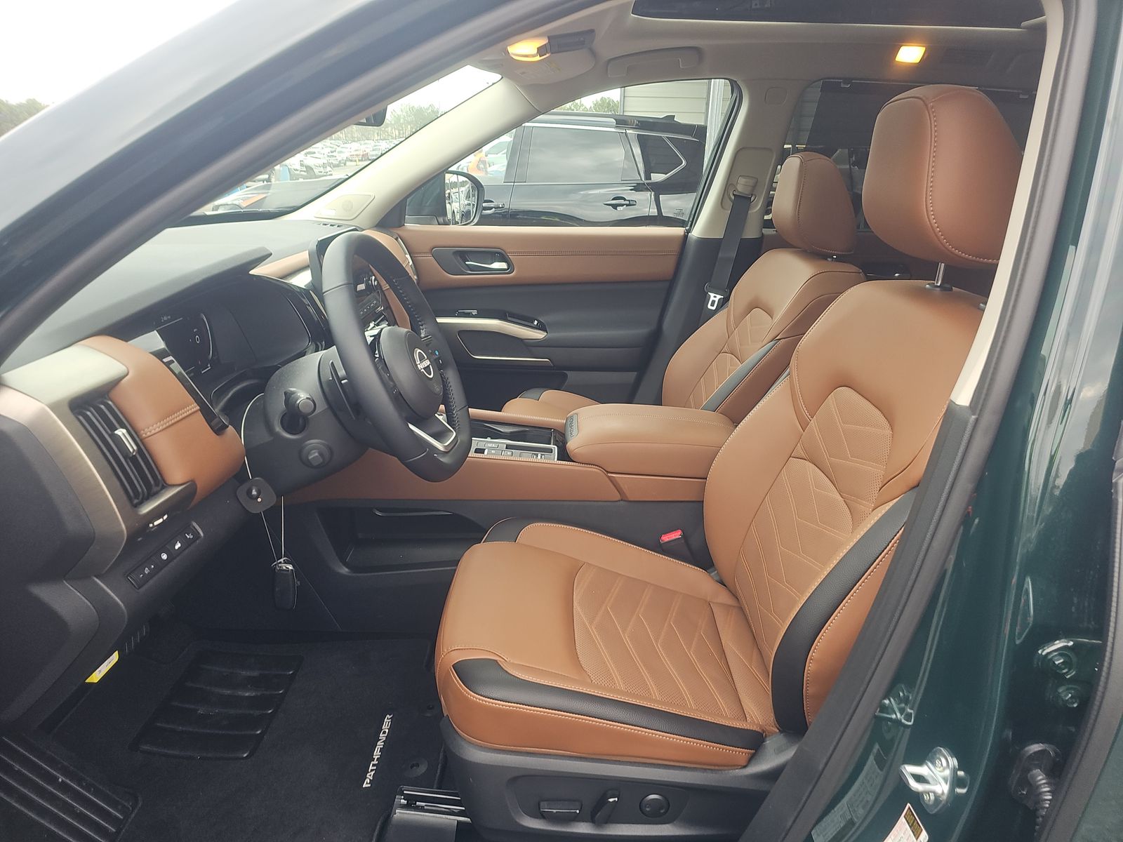 2025 Nissan Pathfinder Platinum FWD