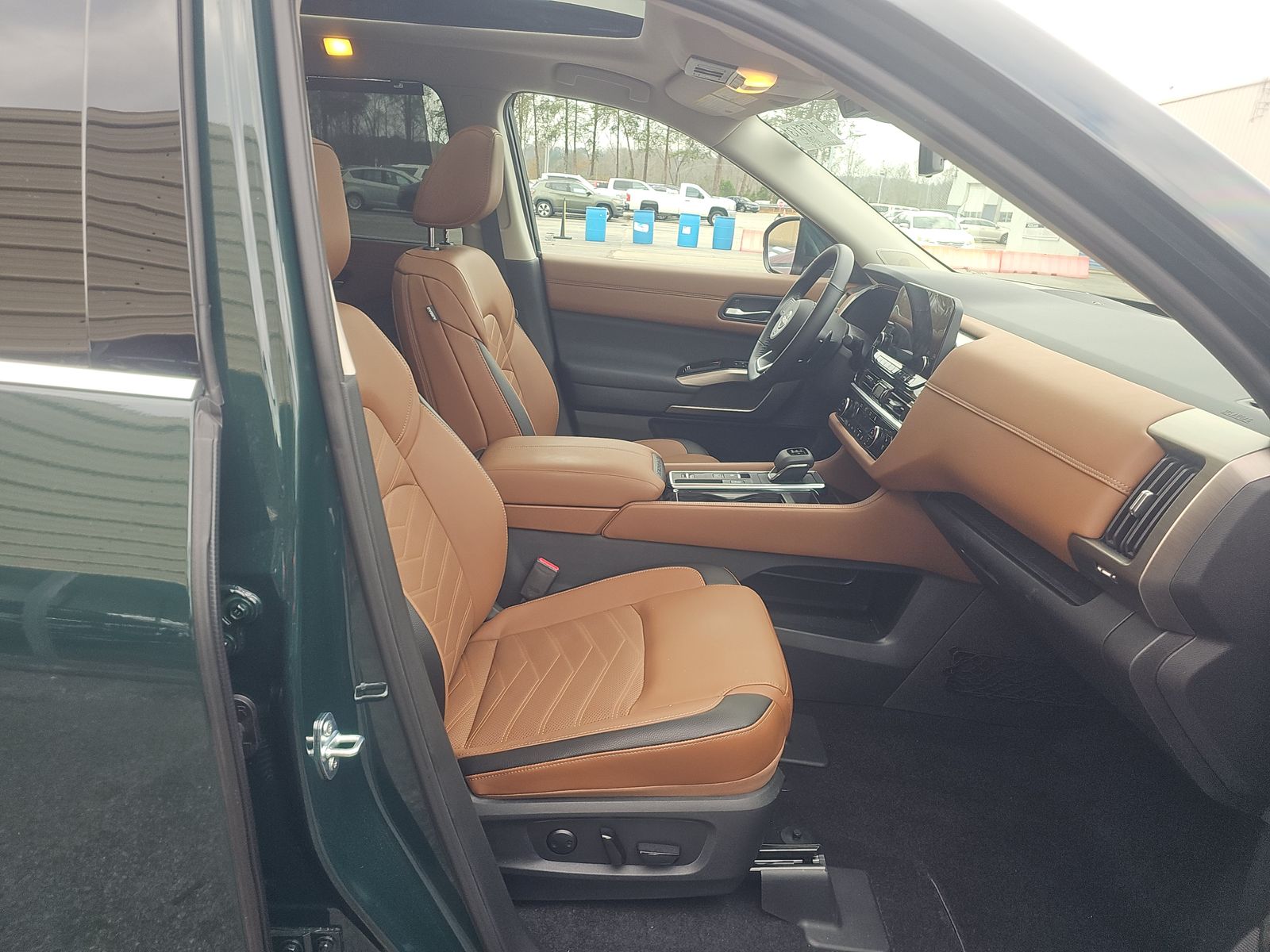 2025 Nissan Pathfinder Platinum FWD