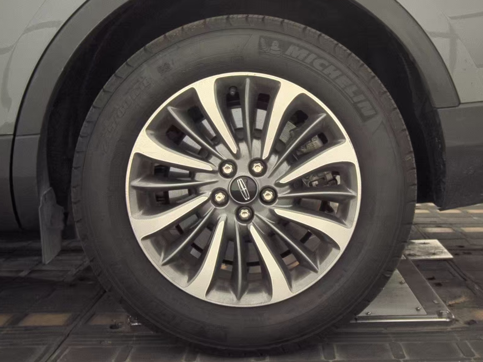 2023 Lincoln Nautilus Standard AWD