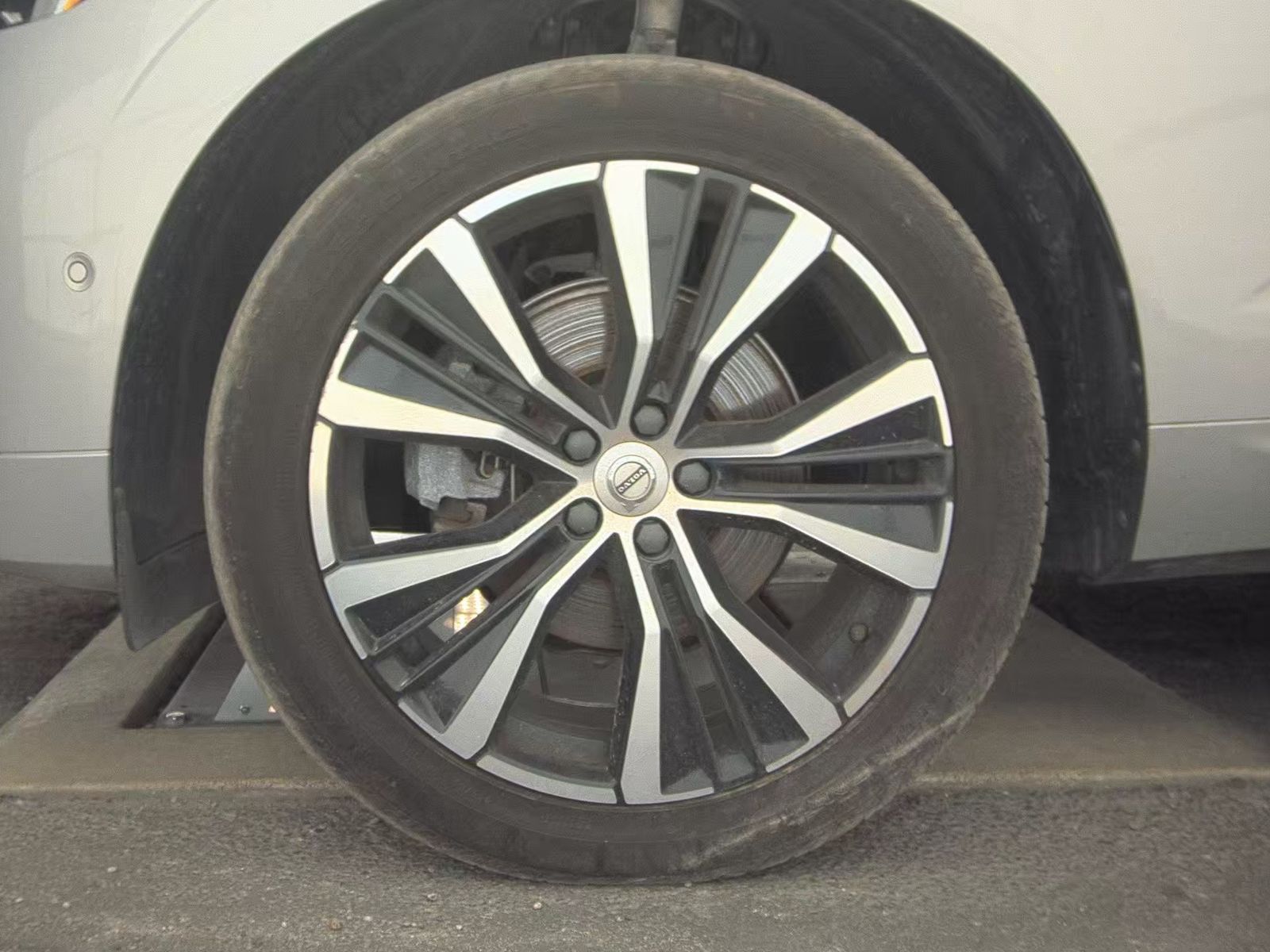 2023 Volvo XC60 B5 Plus FWD