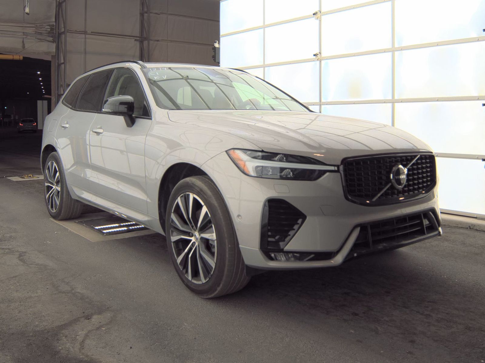 2023 Volvo XC60 B5 Plus FWD