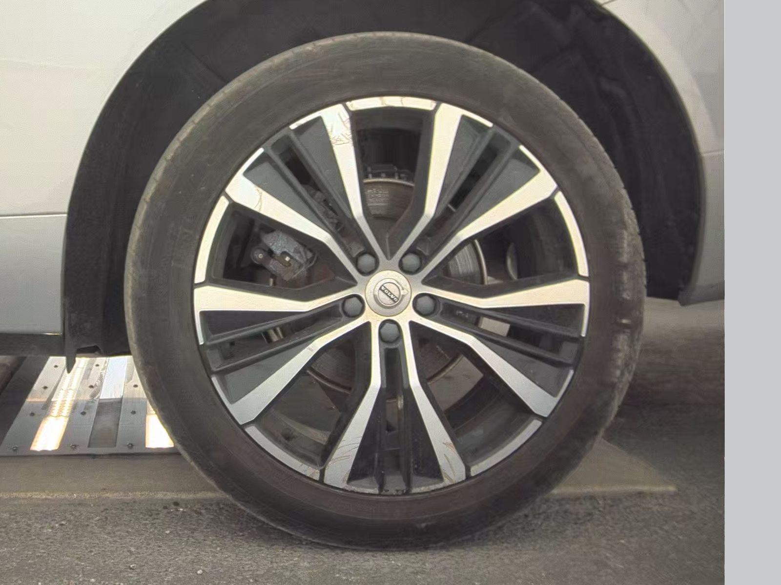 2023 Volvo XC60 B5 Plus FWD