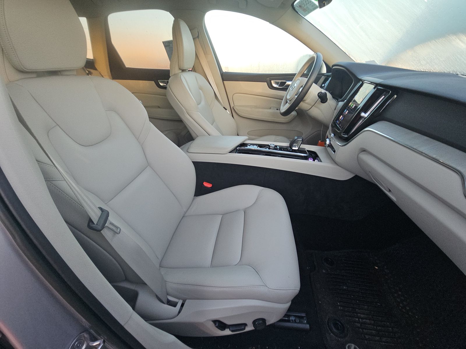 2023 Volvo XC60 B5 Plus FWD