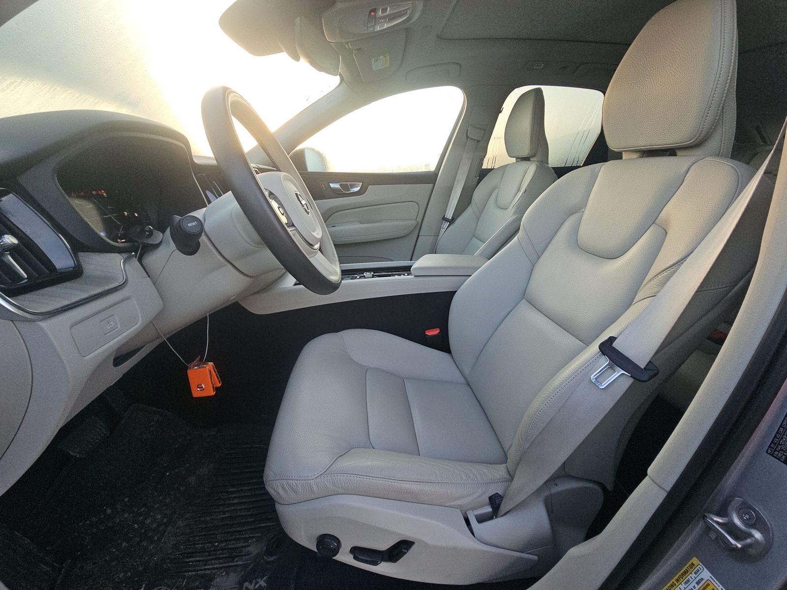 2023 Volvo XC60 B5 Plus FWD