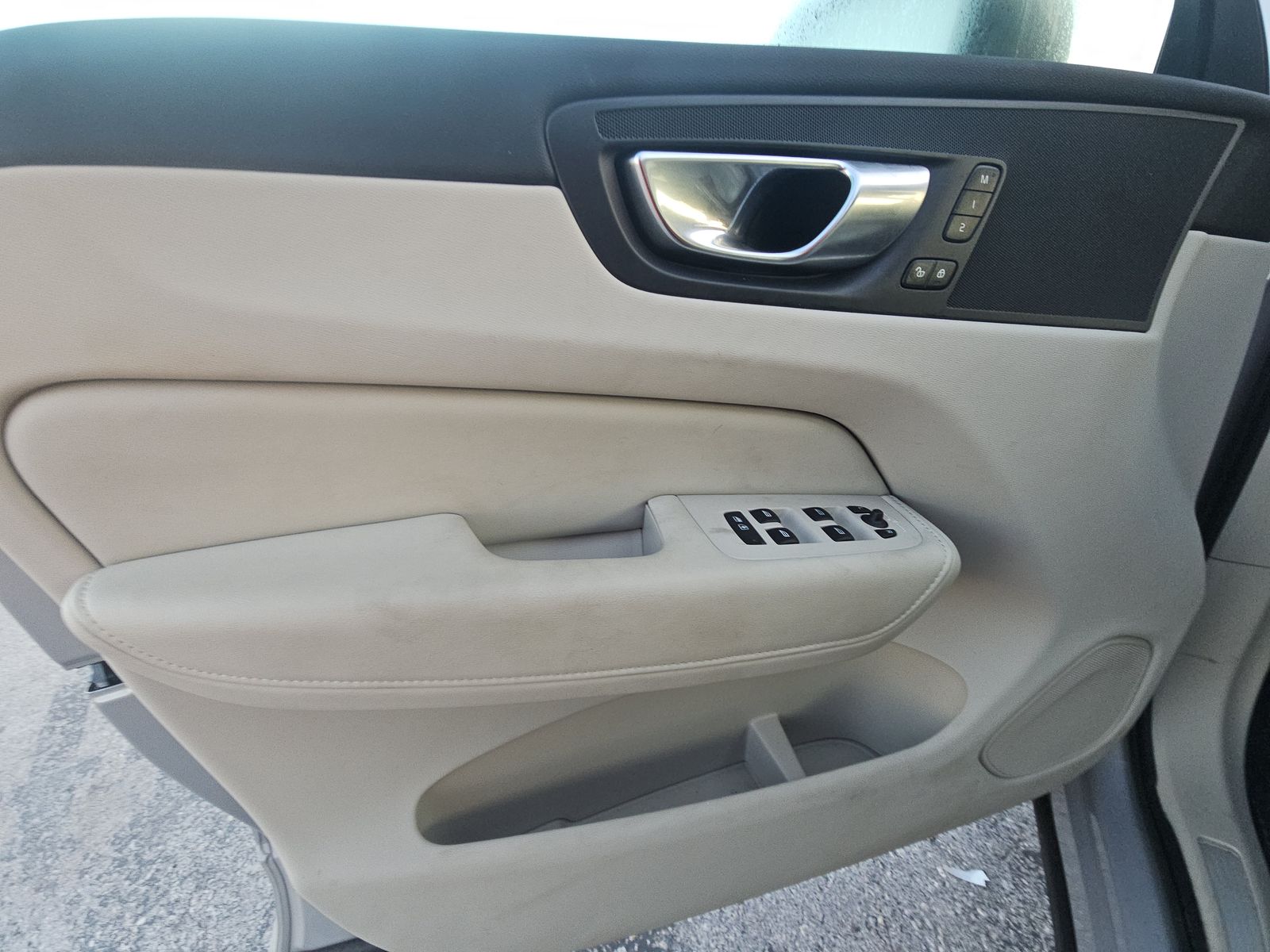 2023 Volvo XC60 B5 Plus FWD