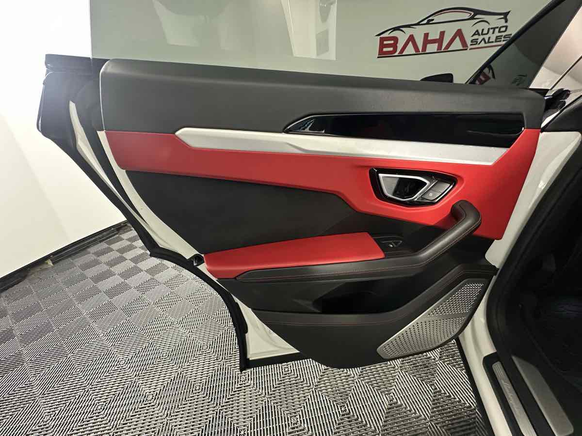 2019 Lamborghini Urus Base AWD