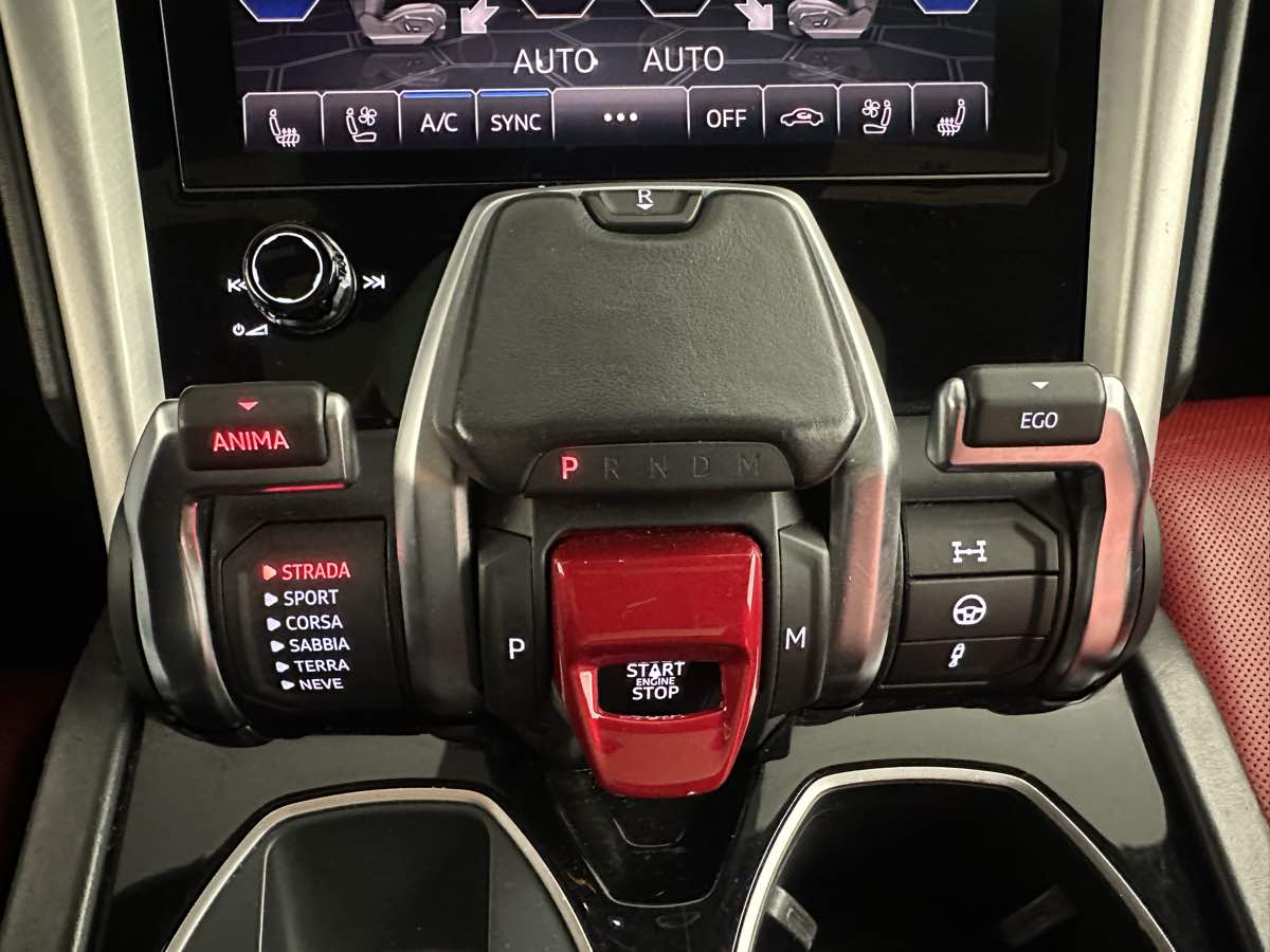 2019 Lamborghini Urus Base AWD