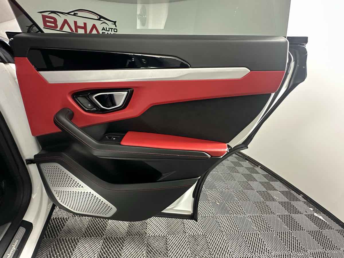 2019 Lamborghini Urus Base AWD