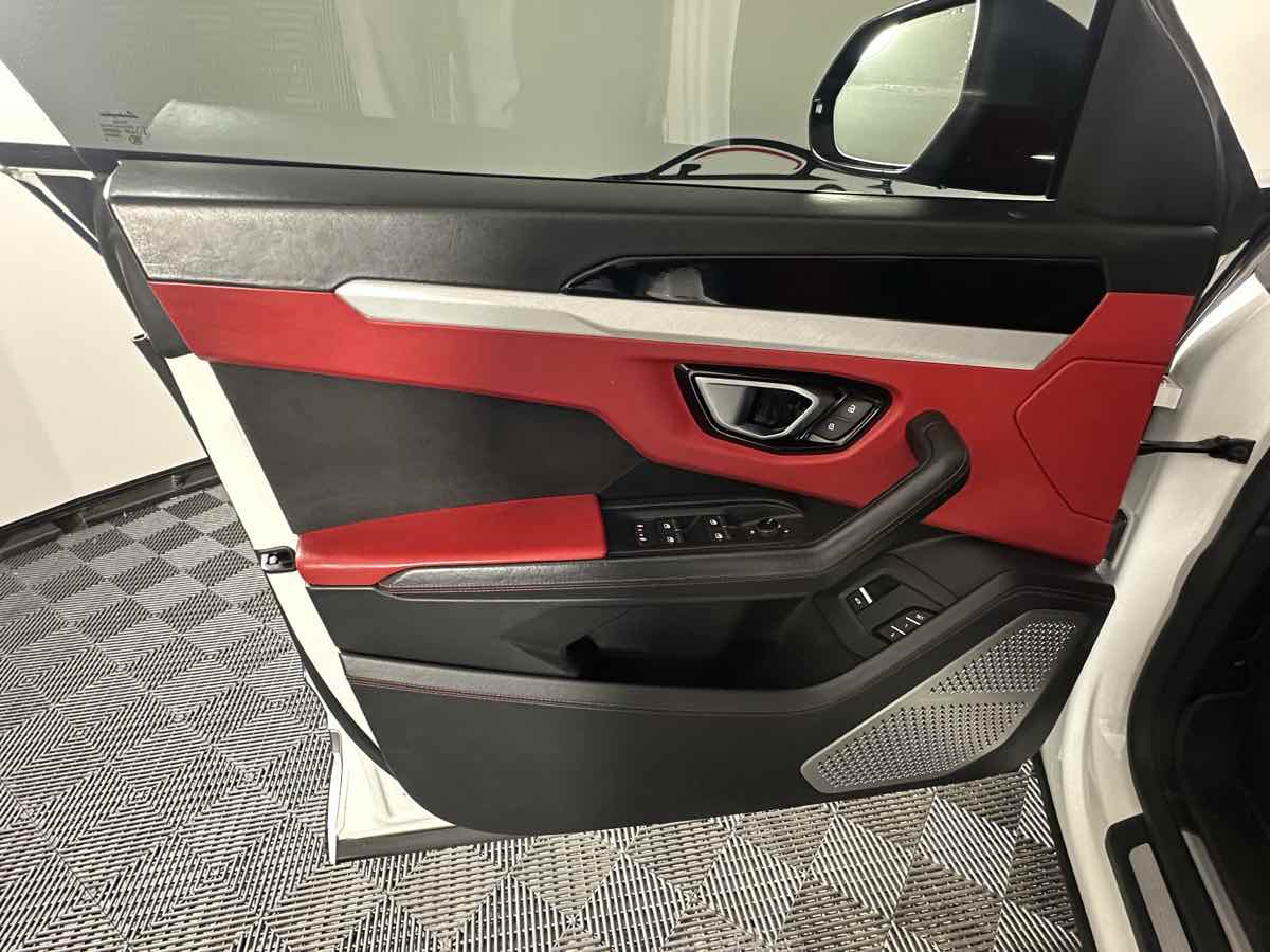 2019 Lamborghini Urus Base AWD