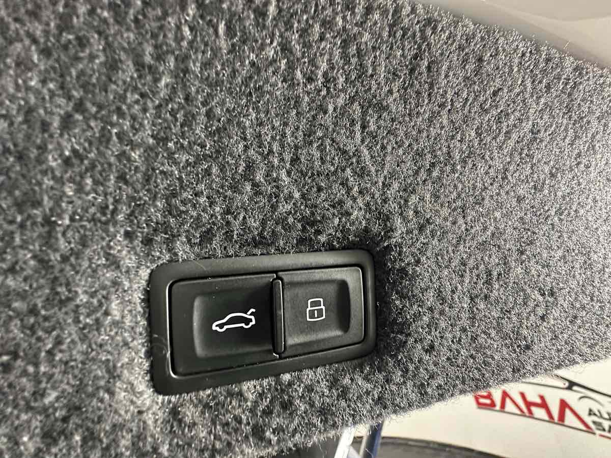 2019 Lamborghini Urus Base AWD