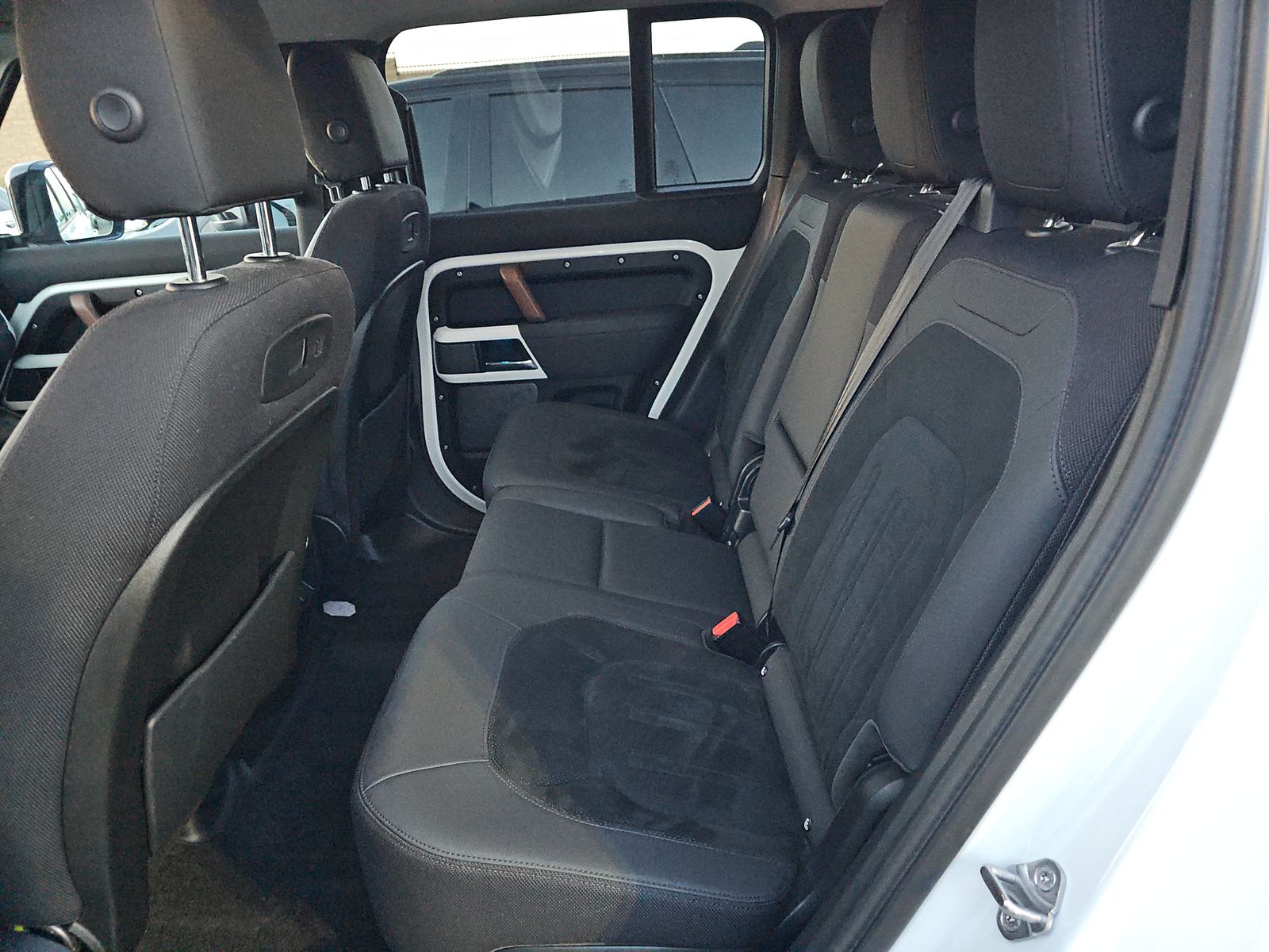 2020 Land Rover Defender 110 SE AWD