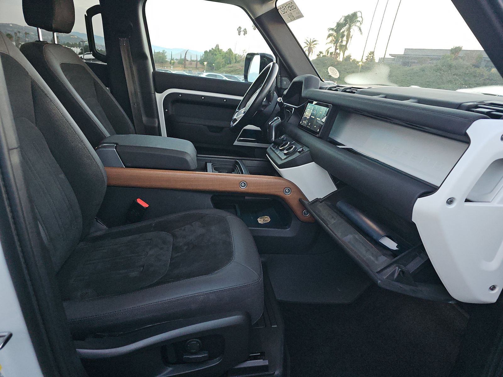 2020 Land Rover Defender 110 SE AWD