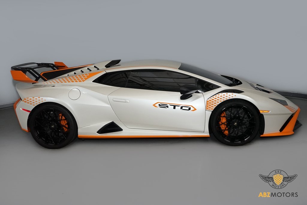 2022 Lamborghini Huracan STO RWD