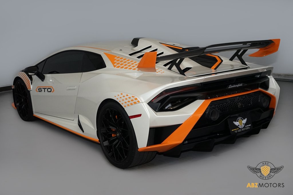 2022 Lamborghini Huracan STO RWD