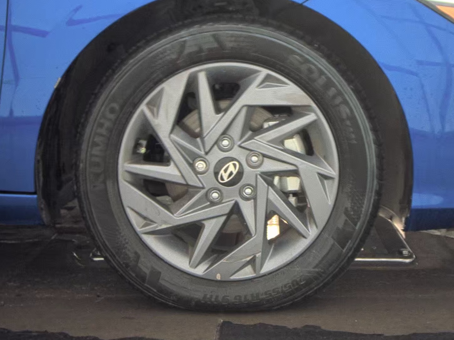 2024 Hyundai Elantra SEL FWD