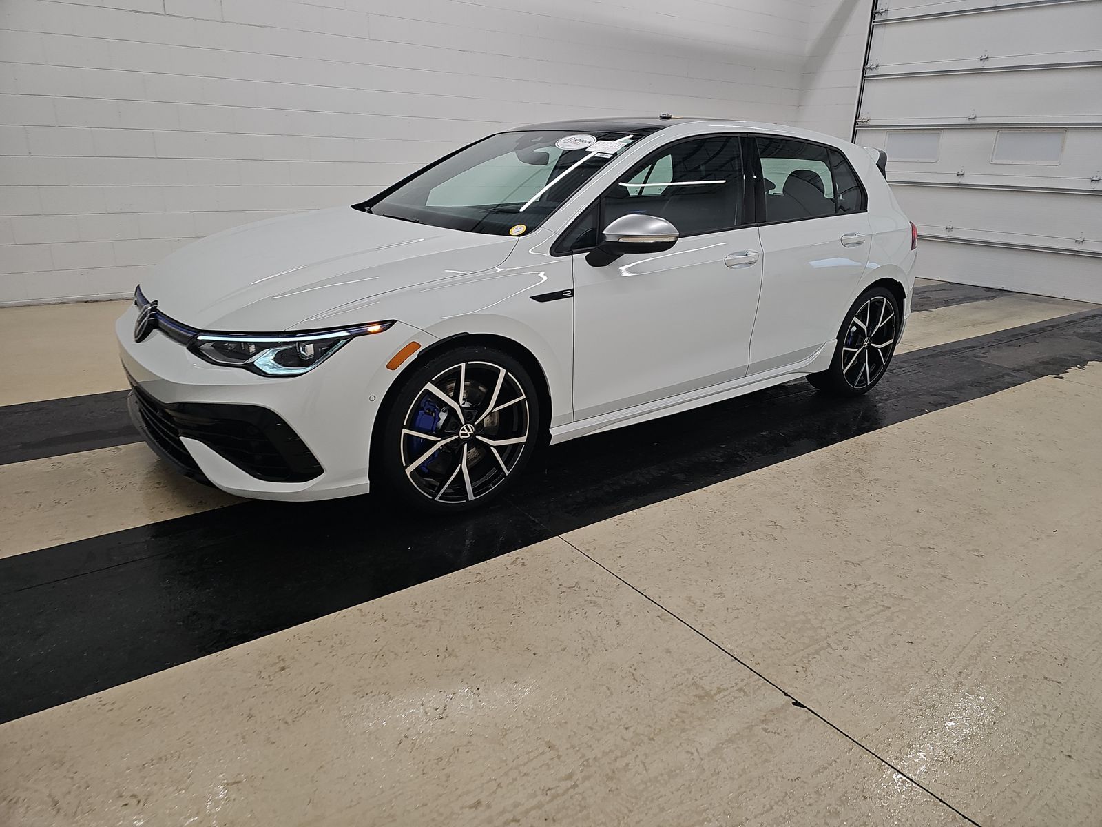 2023 Volkswagen Golf R R's photo