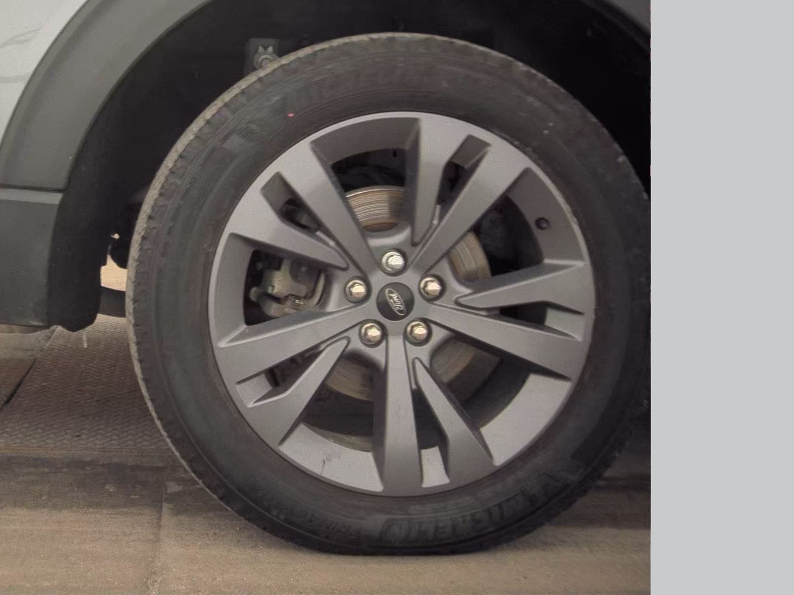 2023 Ford Explorer XLT AWD