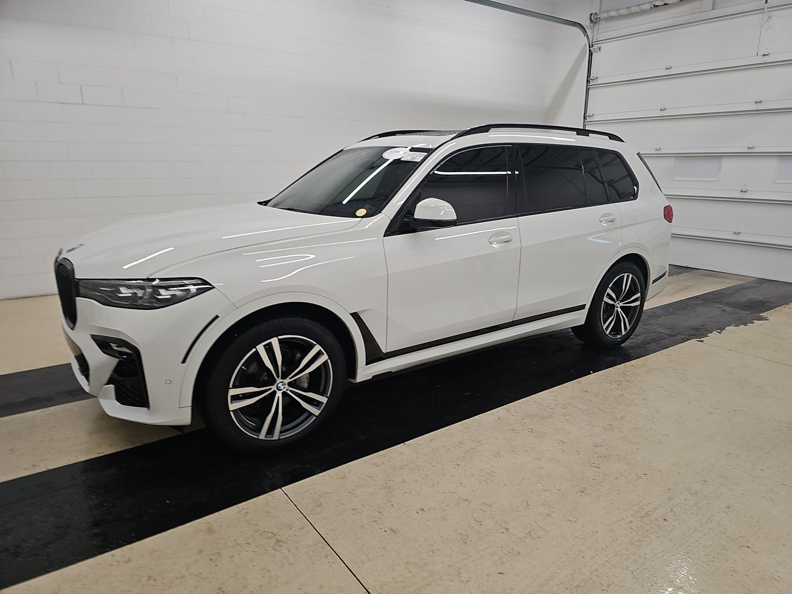 2020 BMW X7 40i's photo