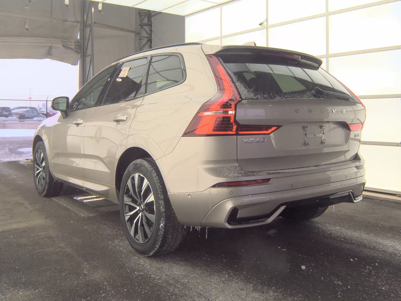 2025 Volvo XC60 B5 Plus AWD