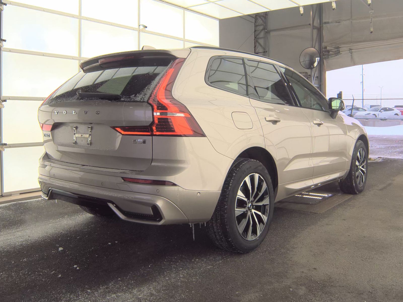 2025 Volvo XC60 B5 Plus AWD