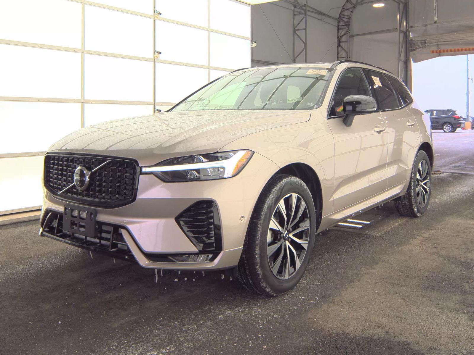 2025 Volvo XC60 B5 Plus AWD