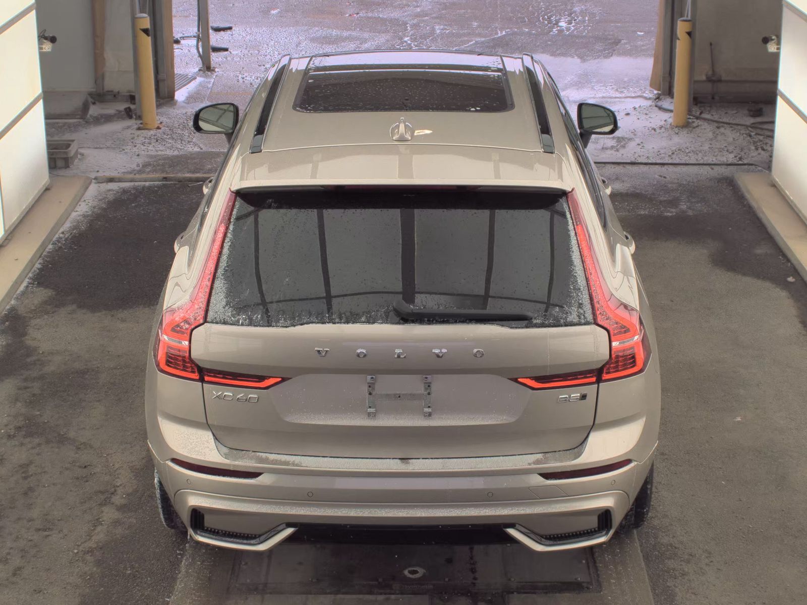 2025 Volvo XC60 B5 Plus AWD