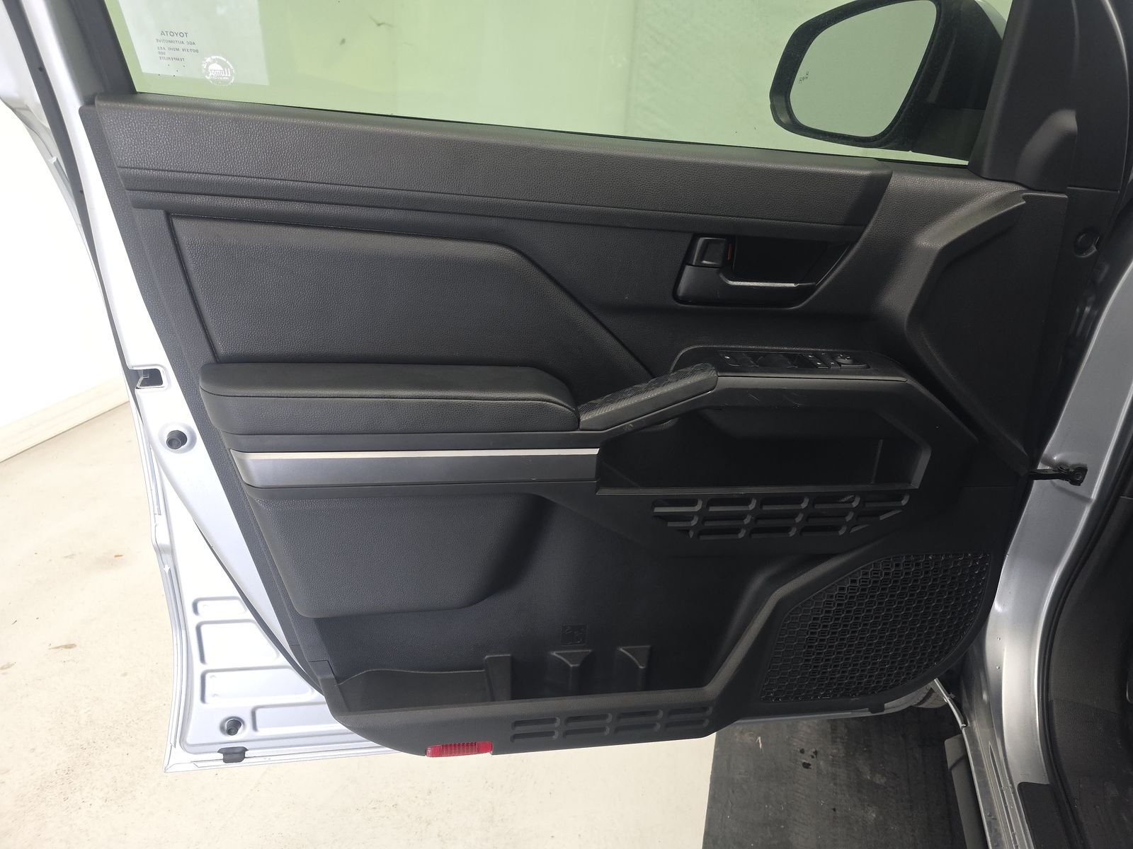 2025 Toyota Tacoma SR5 RWD