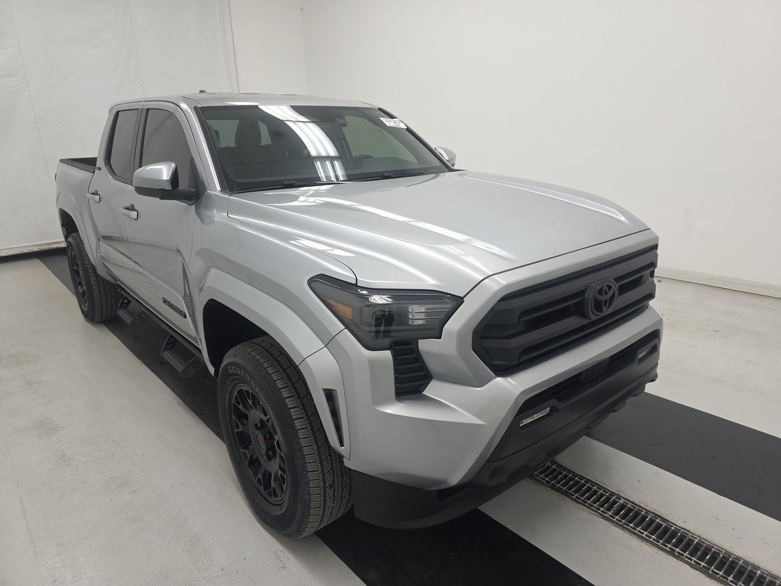 2025 Toyota Tacoma SR5 RWD