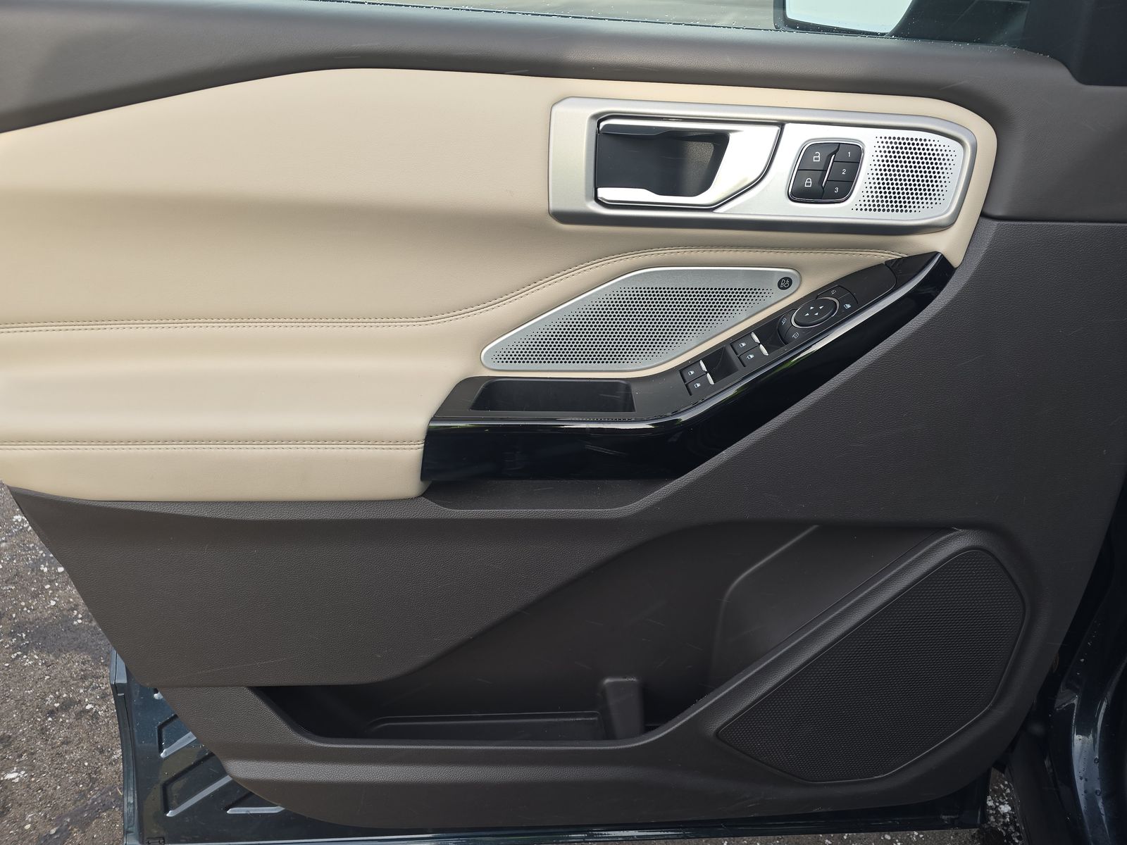 2023 Ford Explorer Platinum AWD