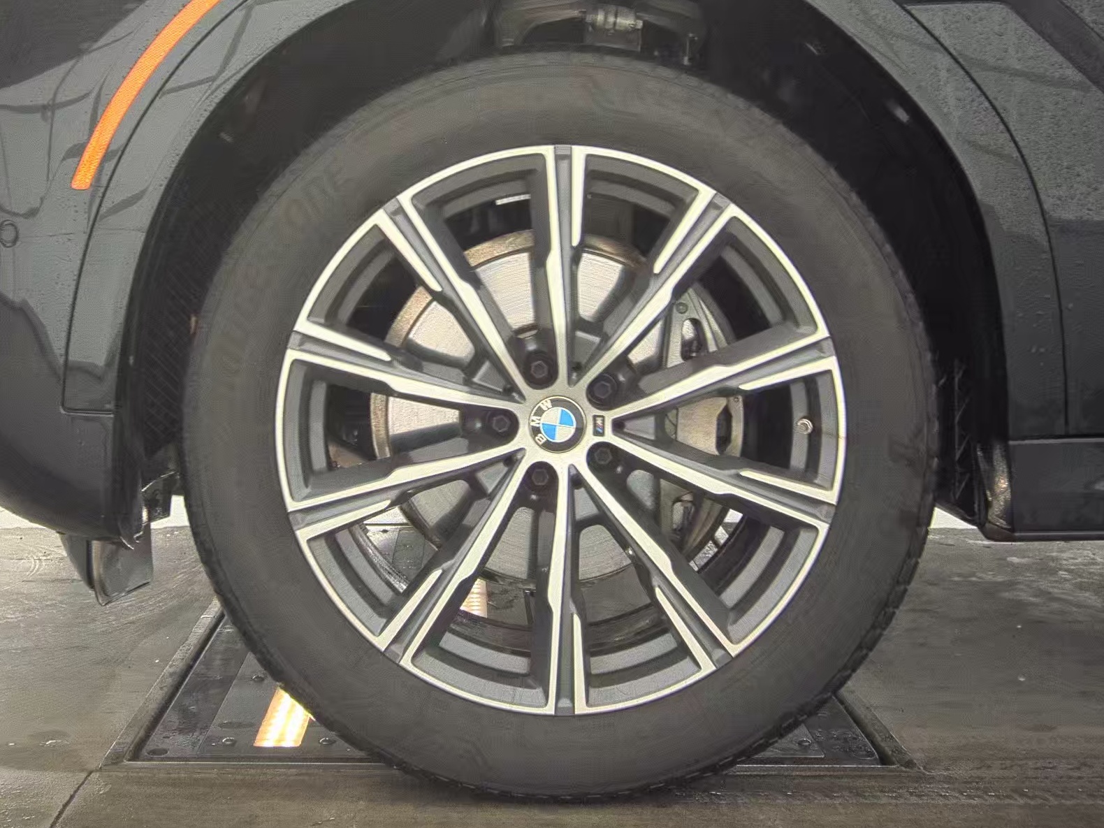 2025 BMW X6 xDrive40i AWD