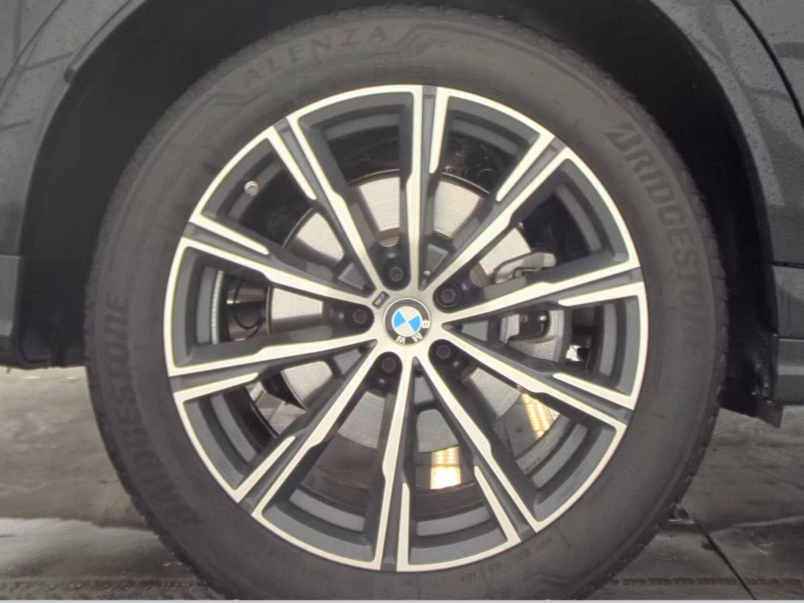 2025 BMW X6 xDrive40i AWD