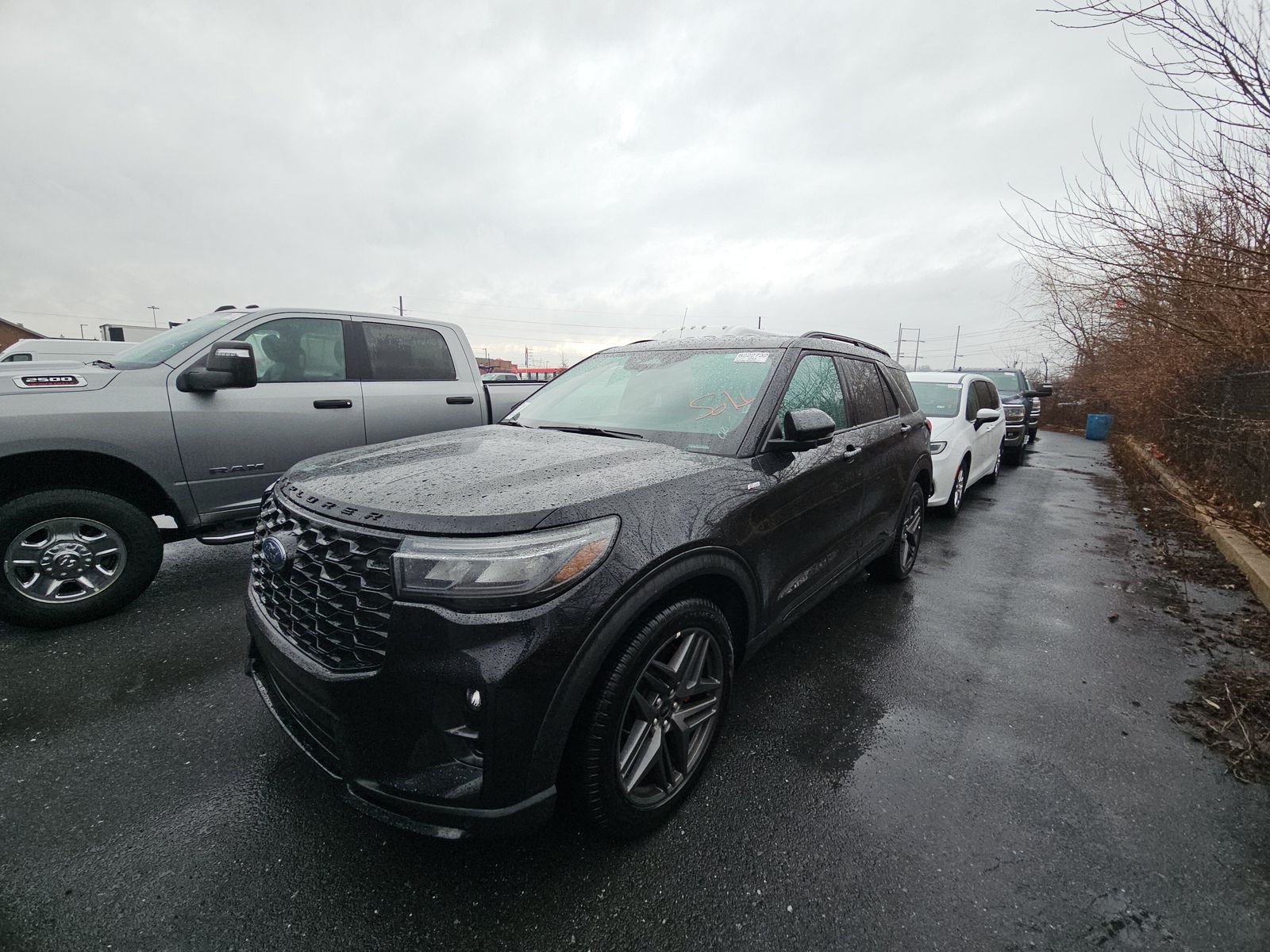 2025 Ford Explorer ST-LINE's photo