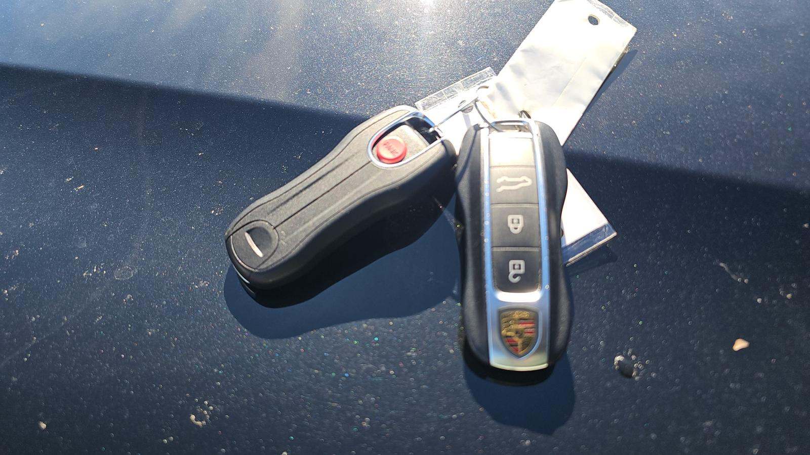 2023 Porsche Cayenne Platinum Edition AWD