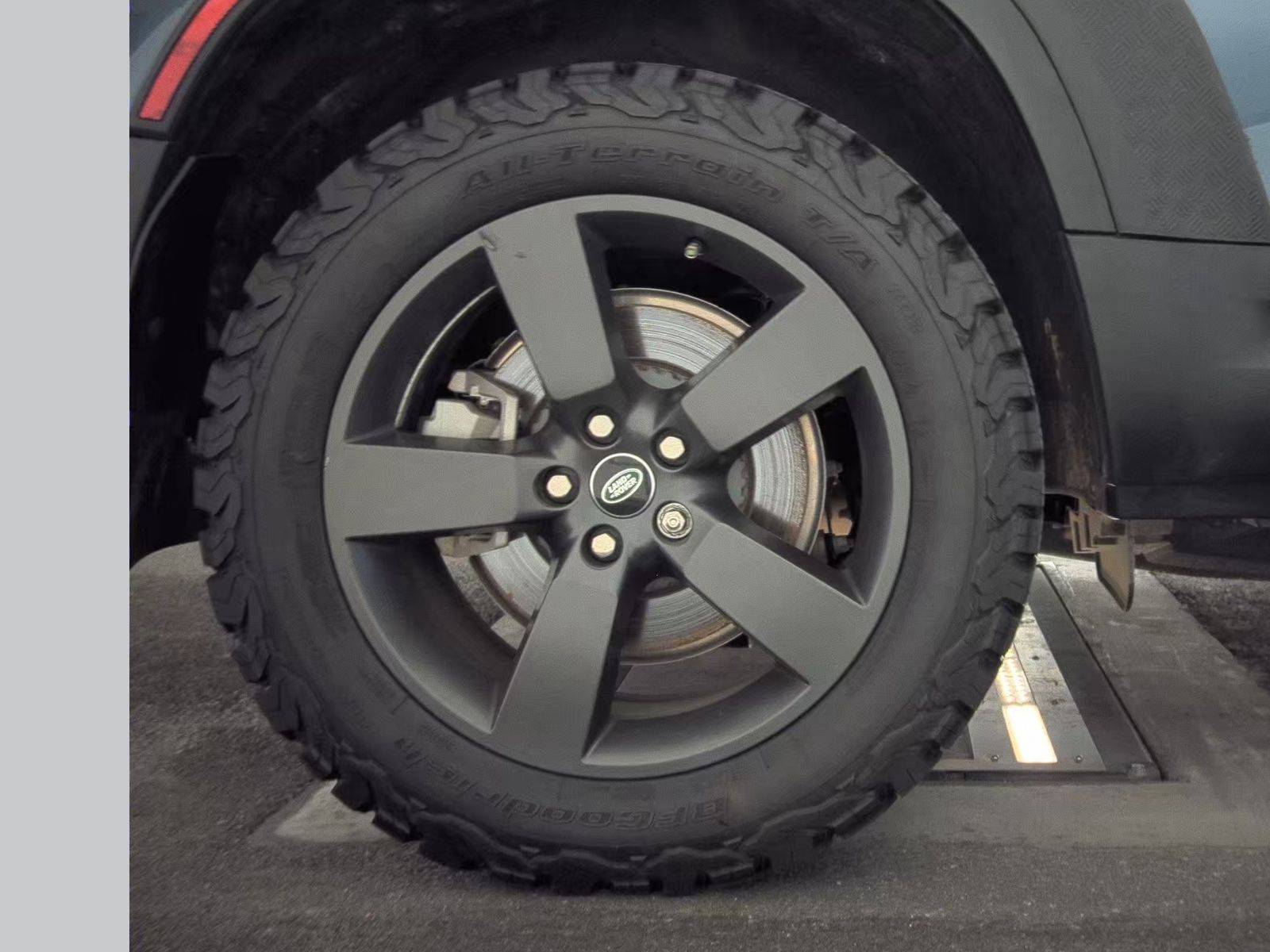 2023 Land Rover Defender 110 SE AWD