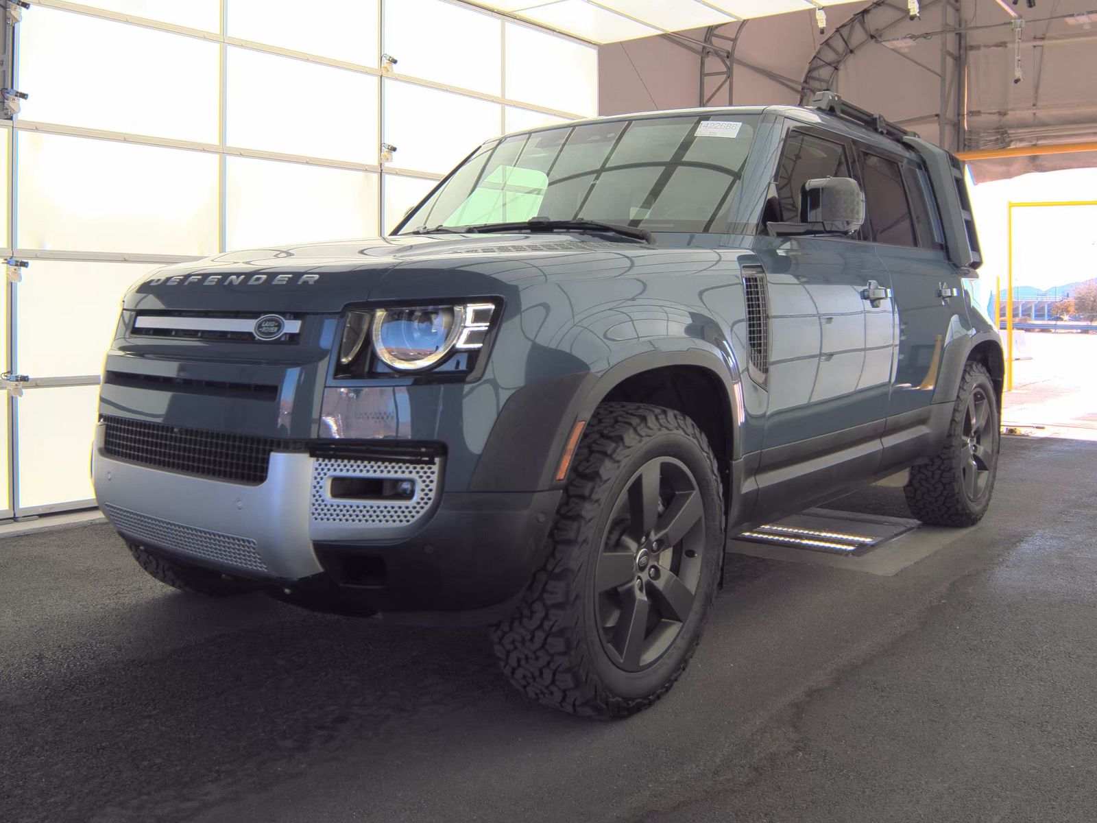 2023 Land Rover Defender 110 SE AWD
