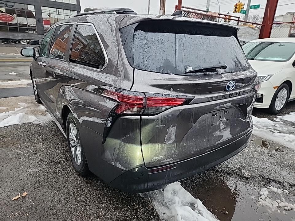 2022 Toyota Sienna XLE AWD