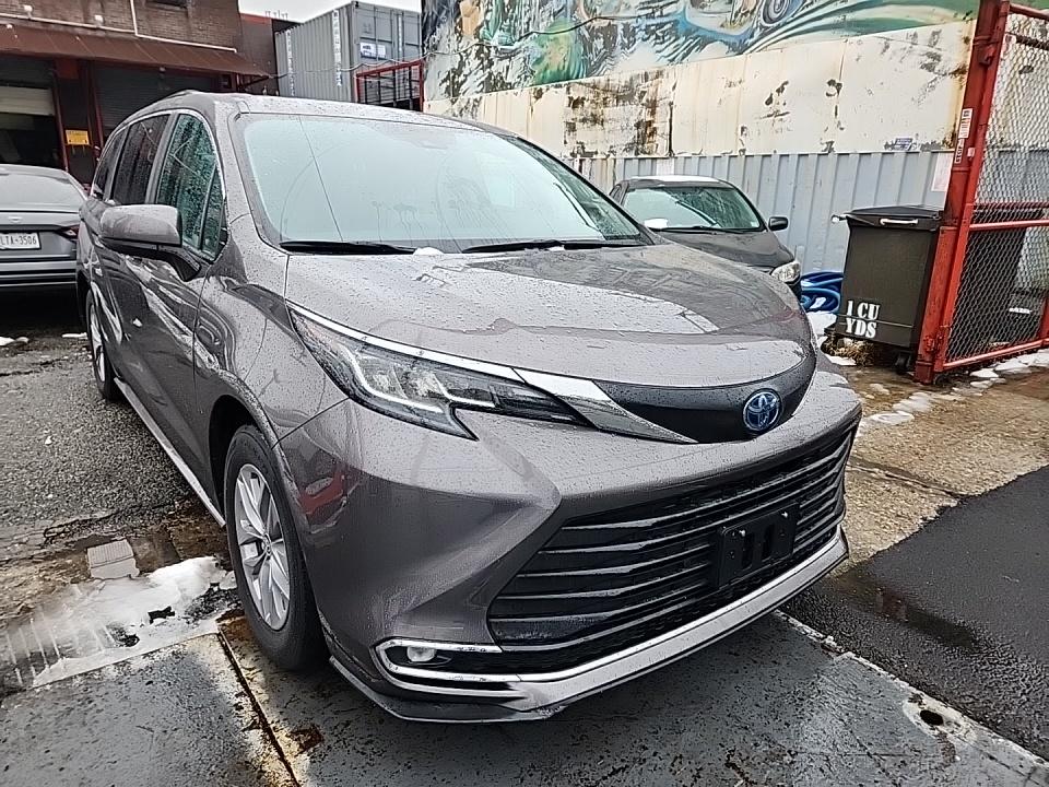 2022 Toyota Sienna XLE AWD