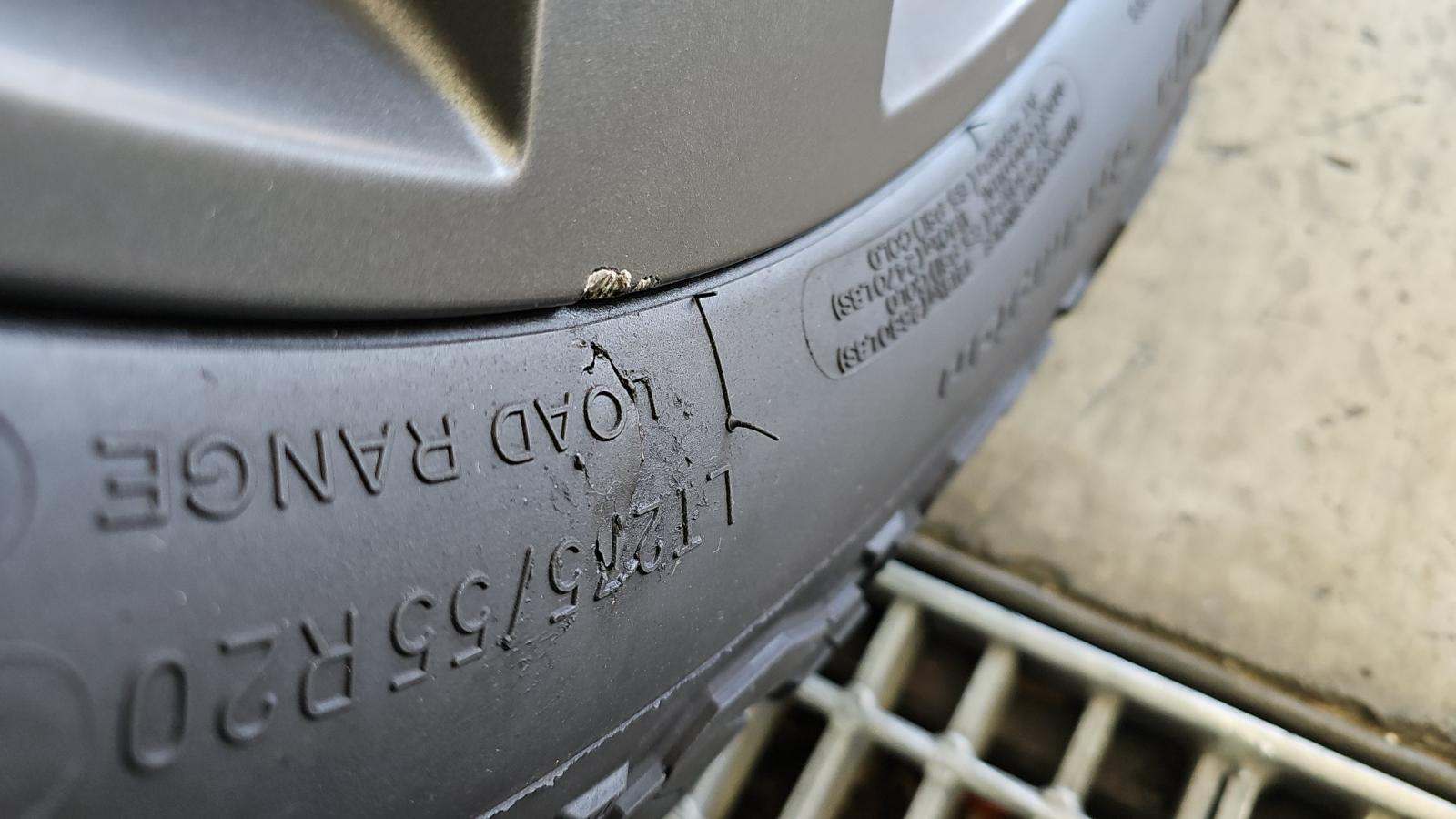 2023 Land Rover Defender 110 SE AWD