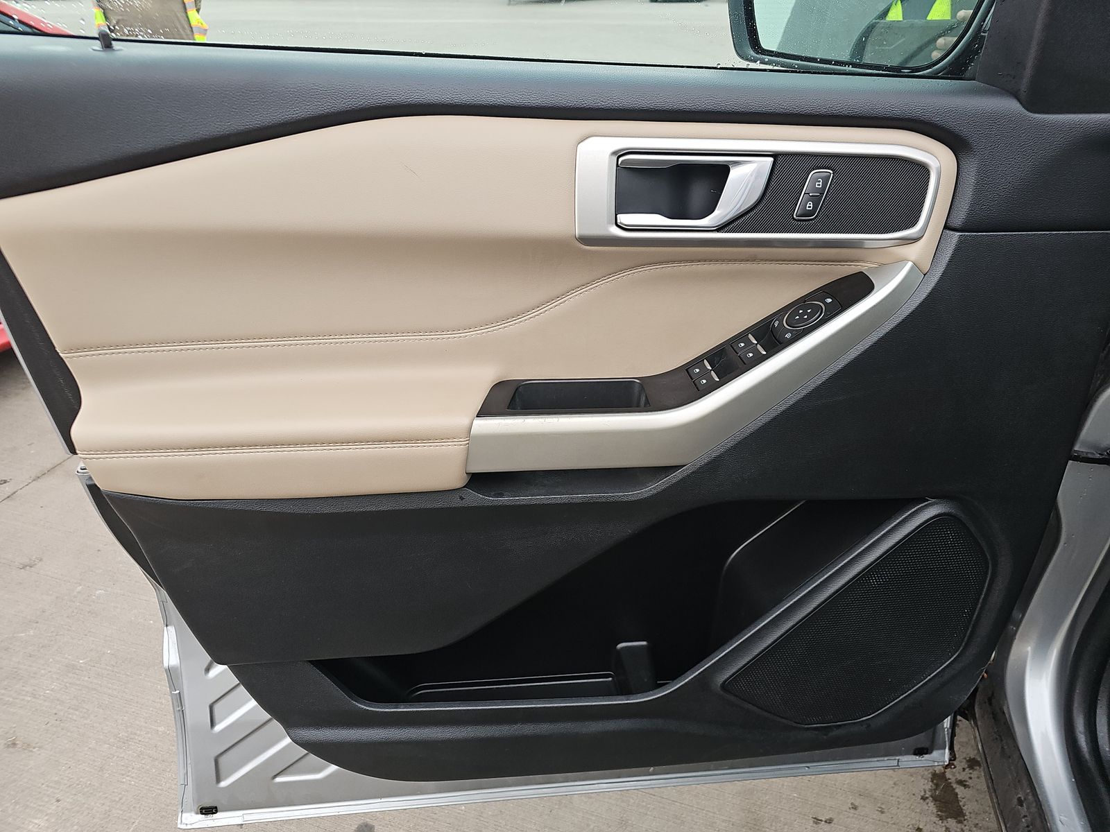 FORD EXPLORER - 10