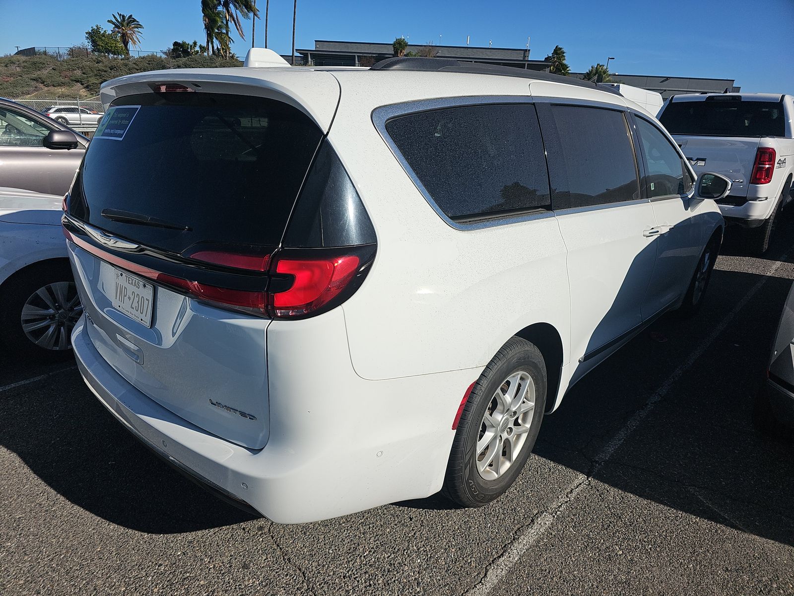 2022 Chrysler Pacifica Limited FWD