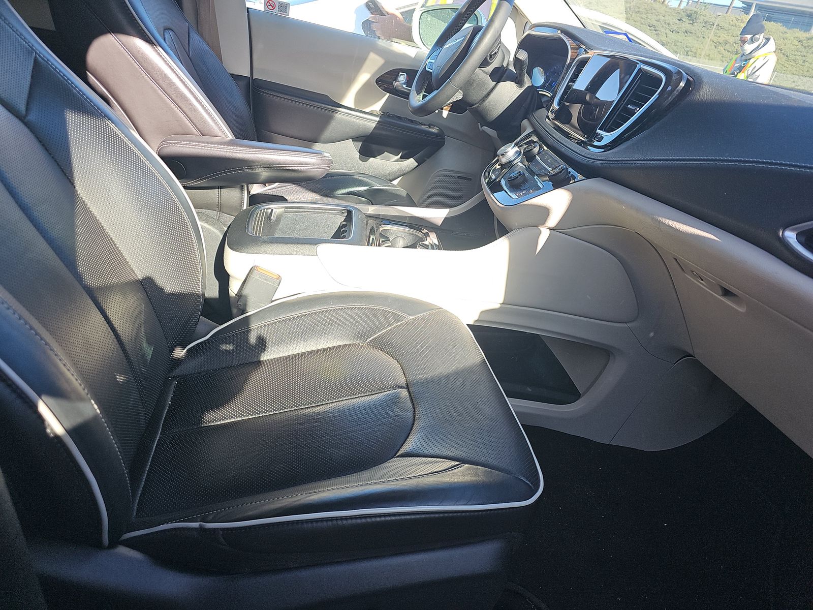 2022 Chrysler Pacifica Limited FWD