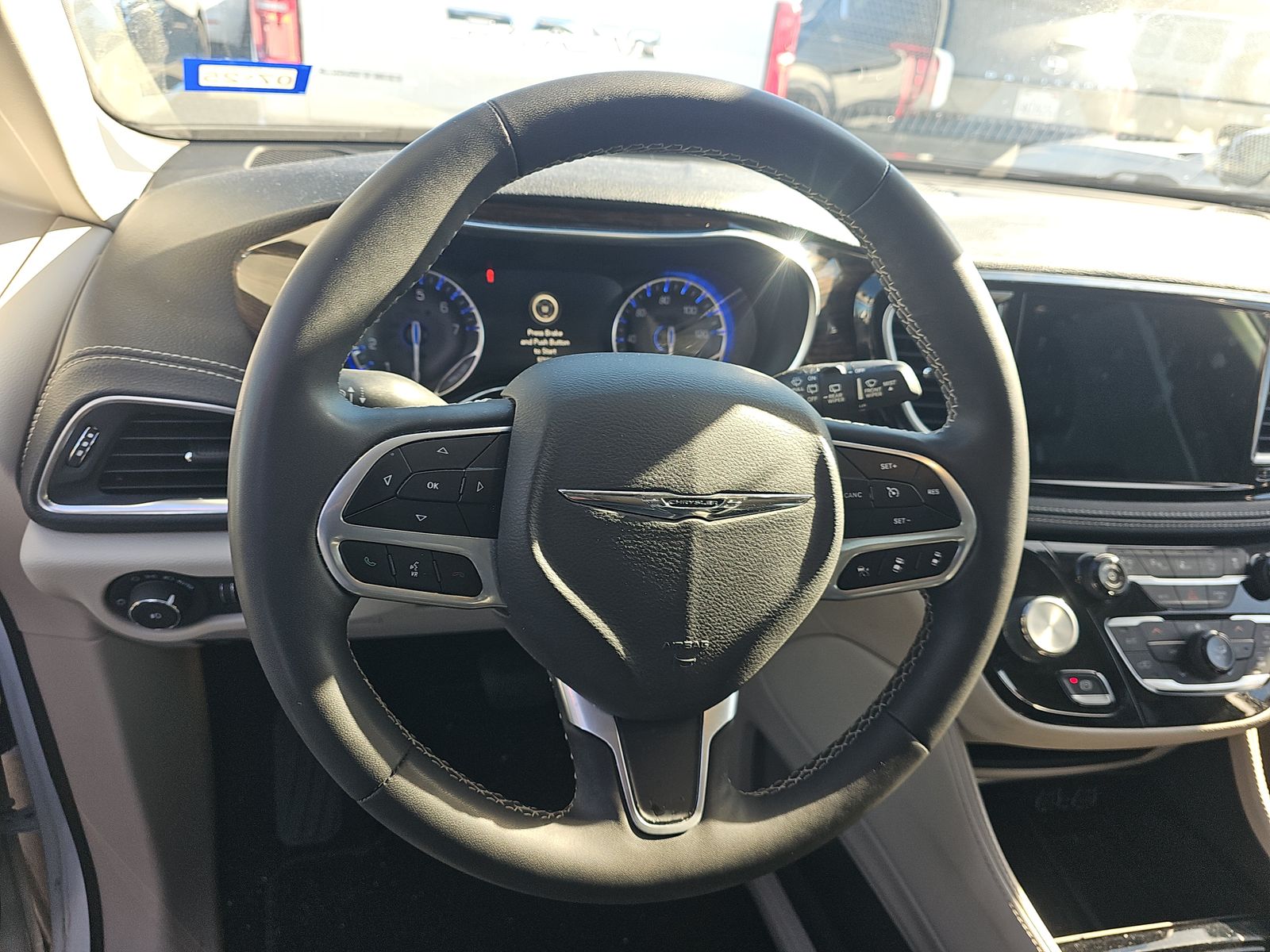 2022 Chrysler Pacifica Limited FWD