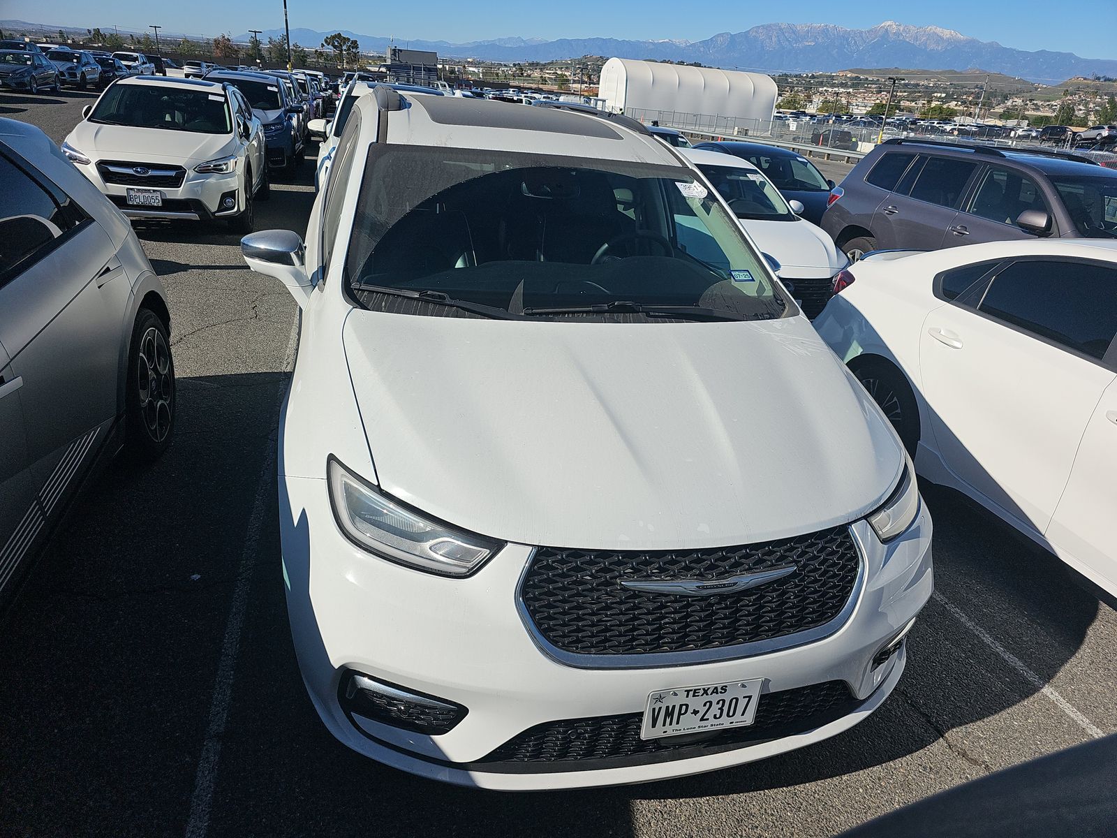 2022 Chrysler Pacifica Limited FWD