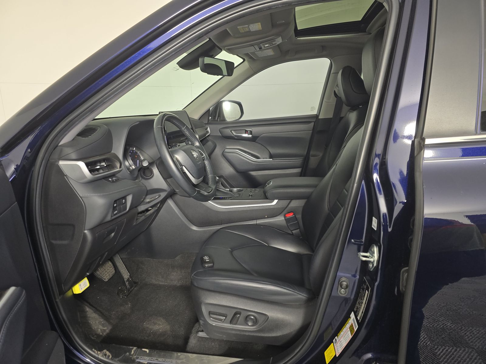 2023 Toyota Highlander XLE FWD