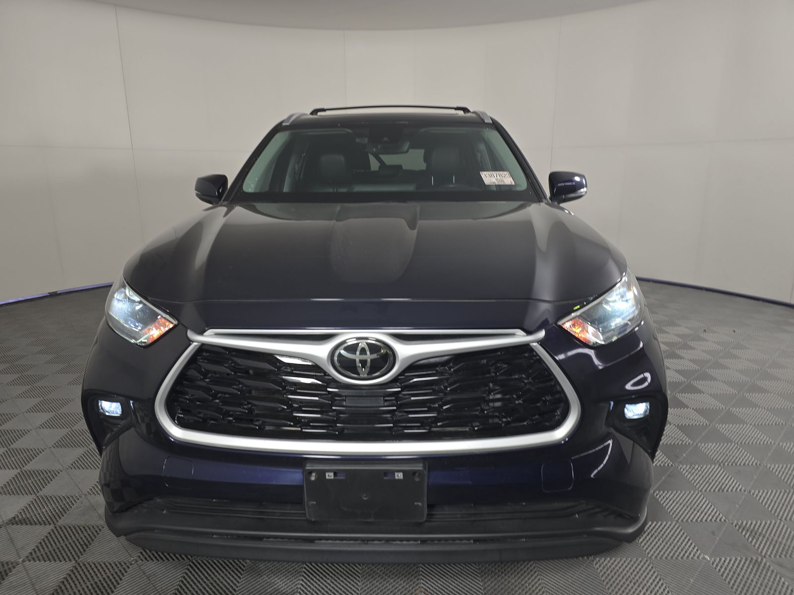 2023 Toyota Highlander XLE FWD