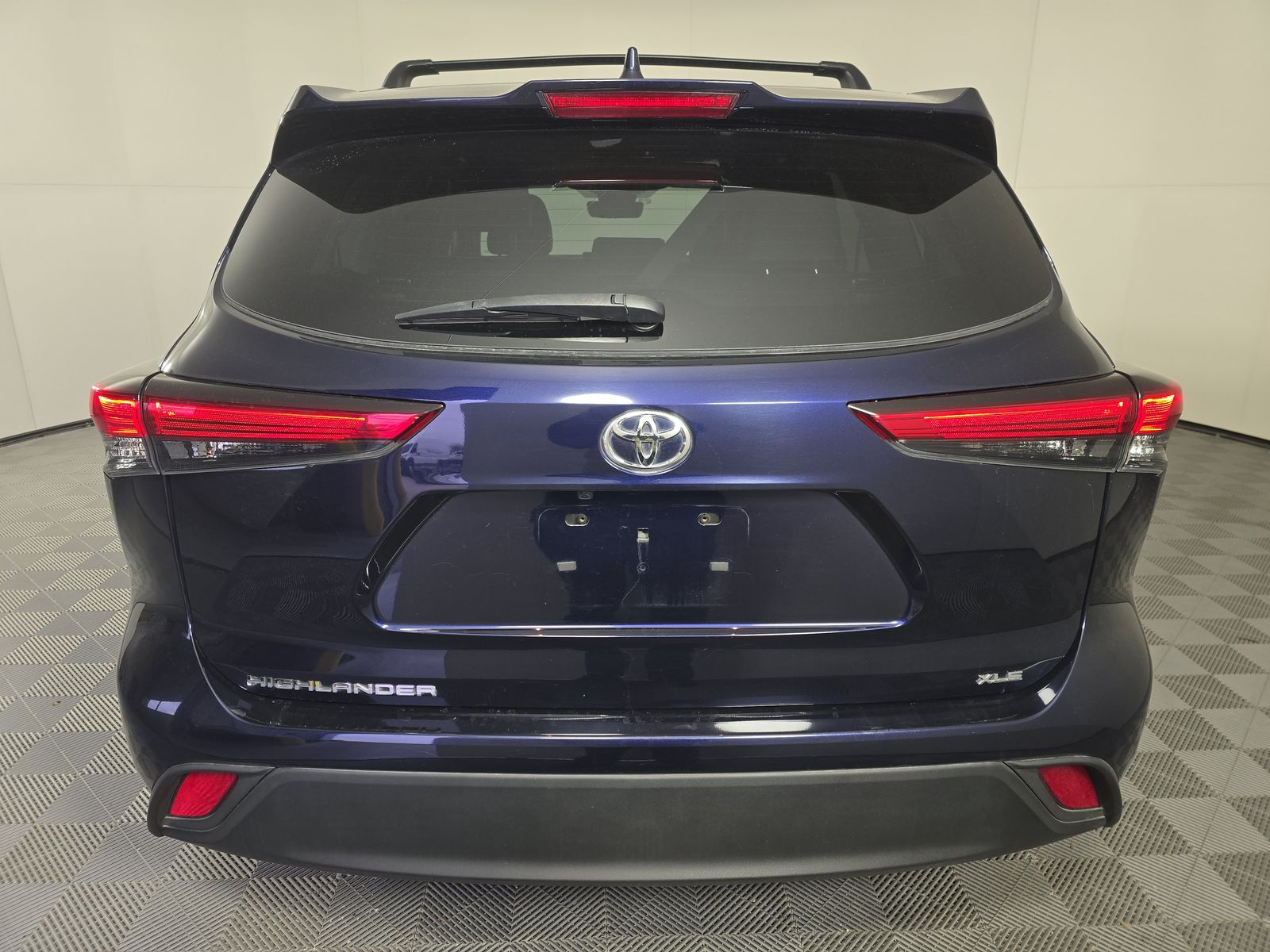 2023 Toyota Highlander XLE FWD