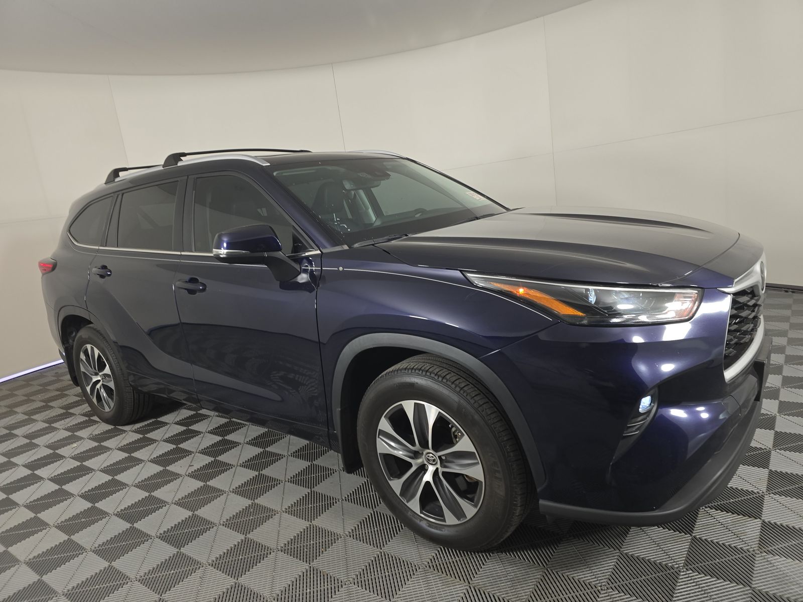 2023 Toyota Highlander XLE FWD