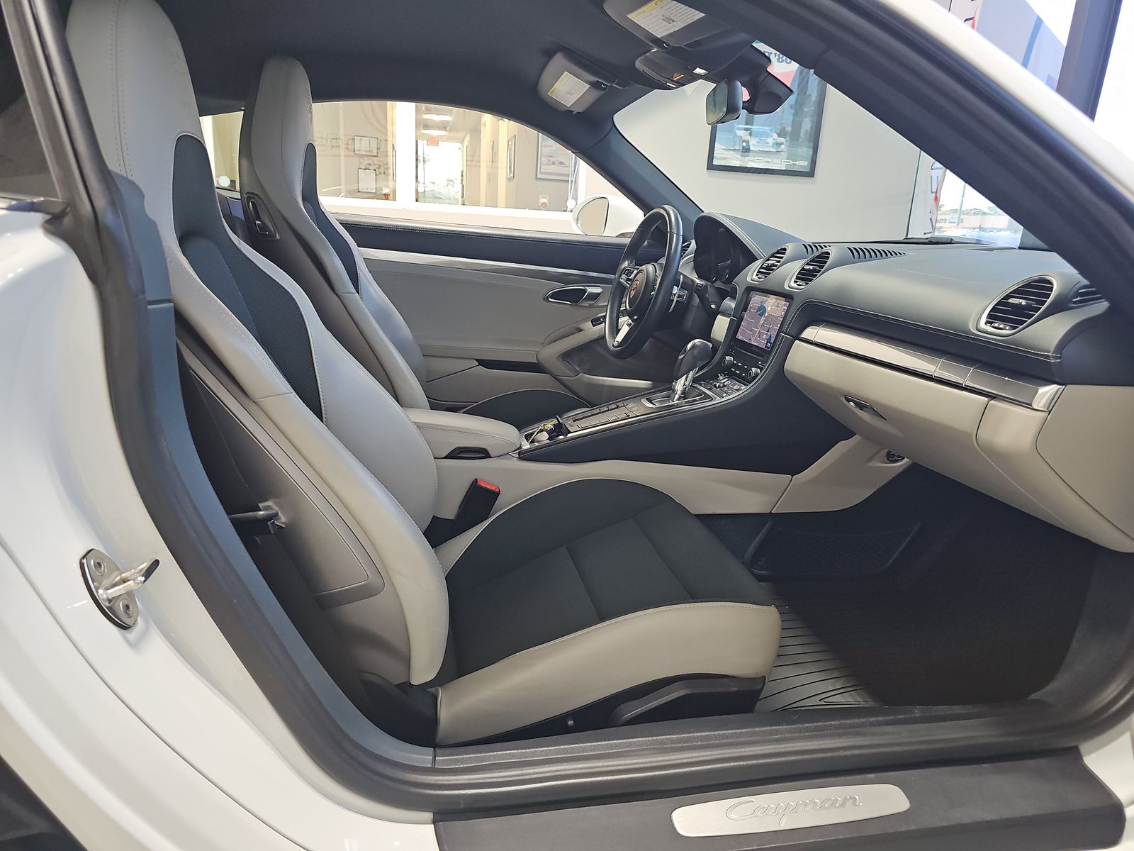 2018 Porsche 718 Cayman Base RWD