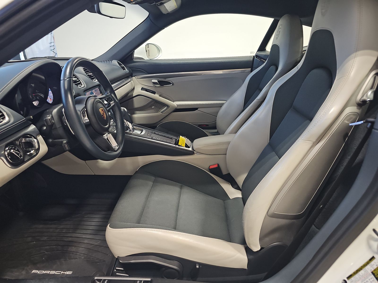 2018 Porsche 718 Cayman Base RWD