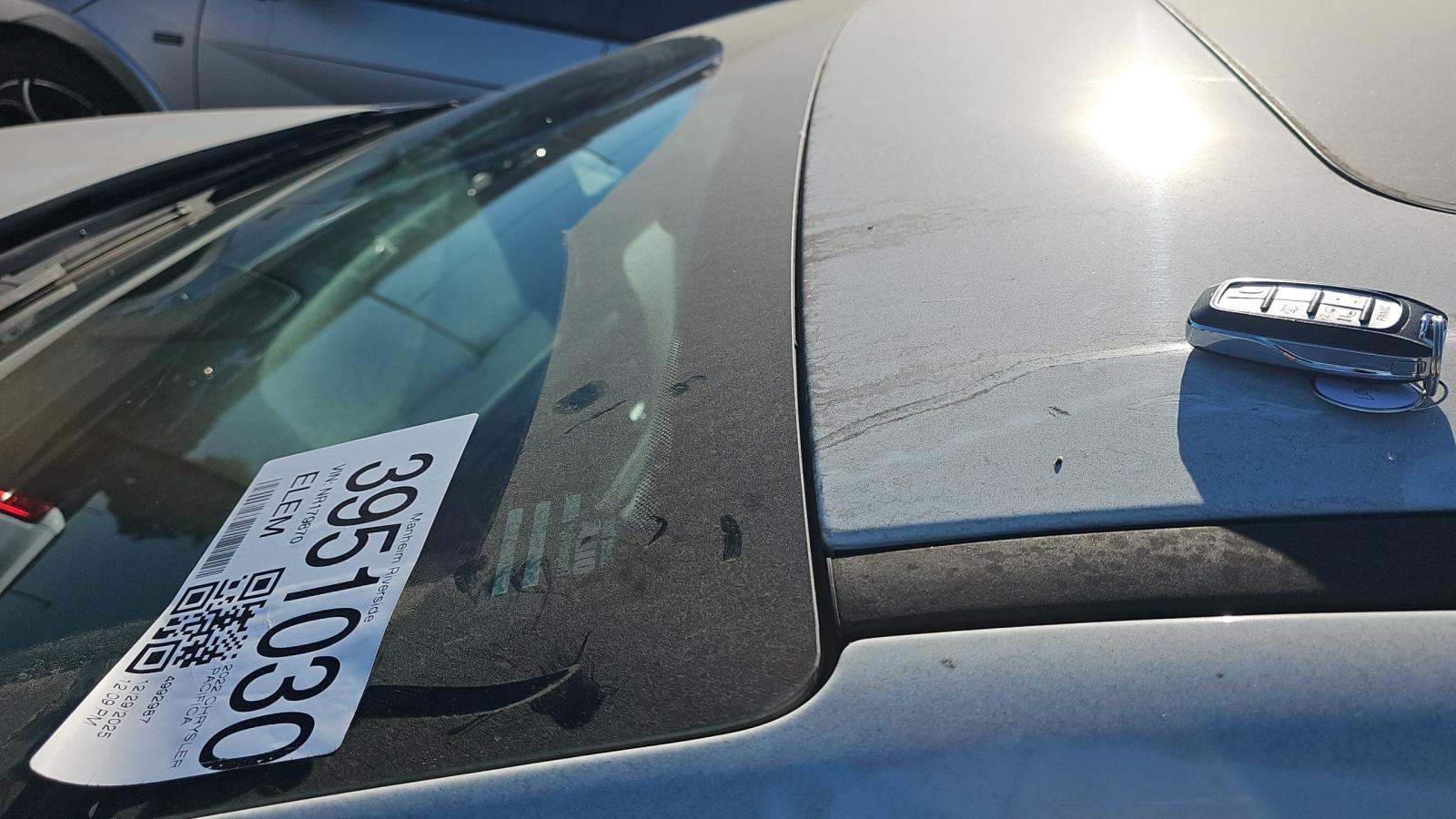 2022 Chrysler Pacifica Limited FWD